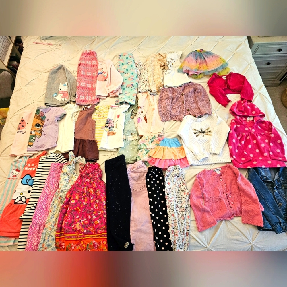 Large amount of 4-5 Girls' Cute Clothing Bundle